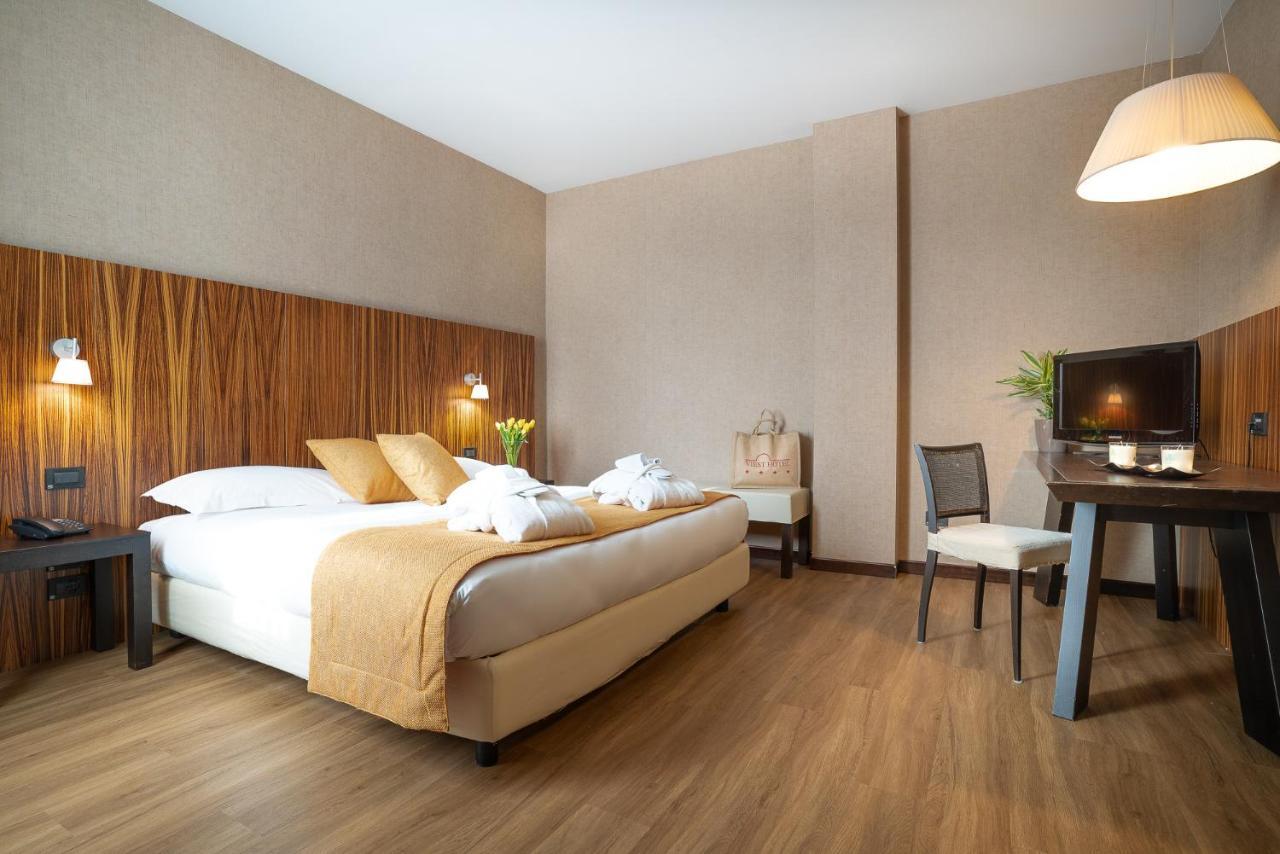 Viest Otel 4*